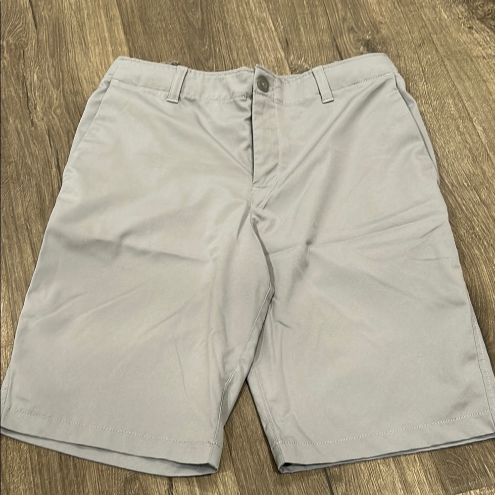 Under Armour Gray Golf Shorts Big Kids size 16